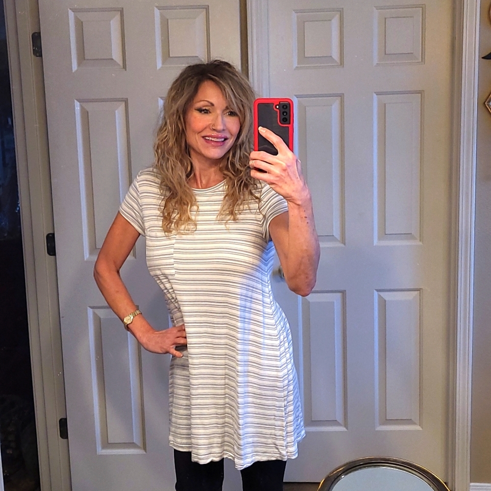 Cute tunic top or dress lu grey size medium, white with  Gray horizontal stripes